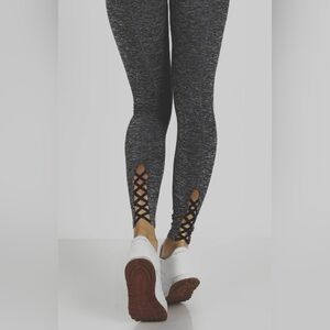 NWOT Beyond Yoga Small Spacedye Criss Cross Ankle Midi Leggings Black Grey
